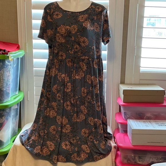 Chic Floral Midi Dress in Blue and Brown - Picture 1 of 7